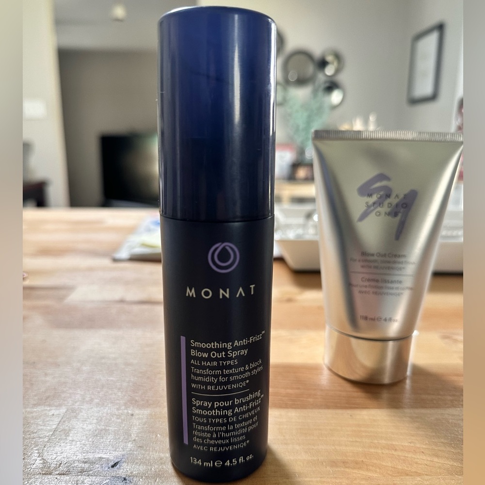 Smoothing Anti-Frizz™ Blow Out Spray BRAND NEW